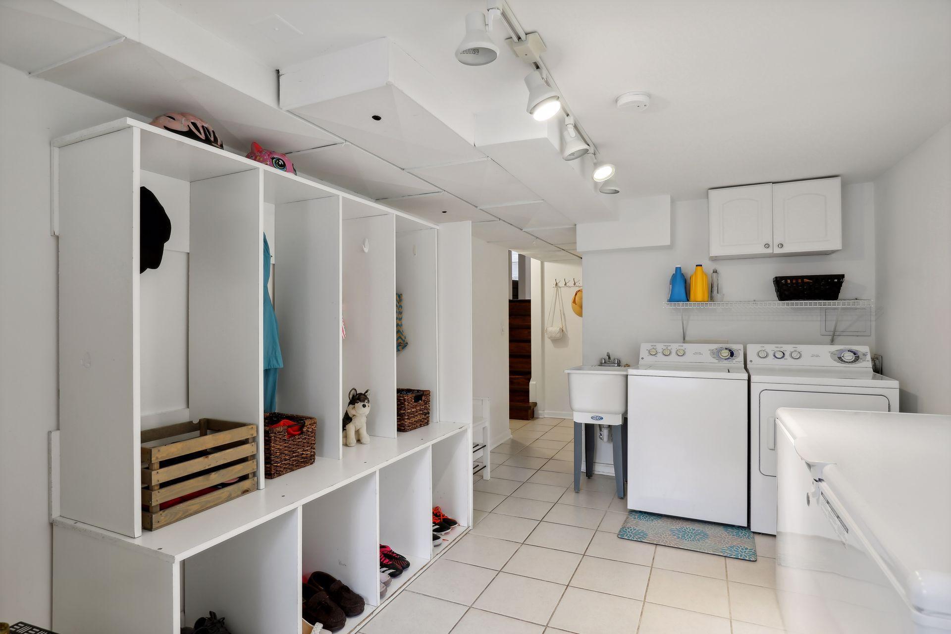 4200 Philbrook Lane Edina, MN 55424 - Photo 32 of 52