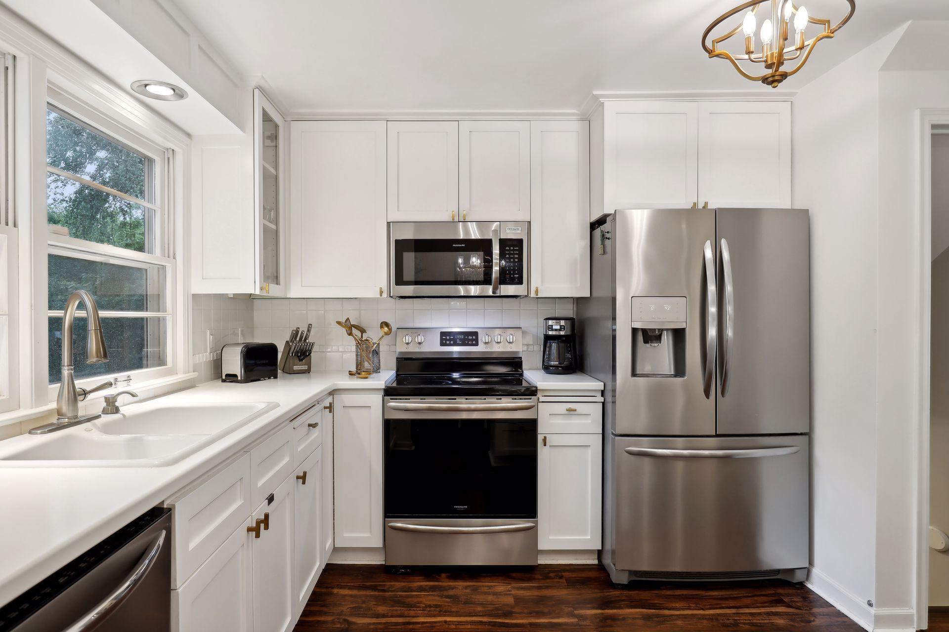 4200 Philbrook Lane Edina, MN 55424 - Photo 9 of 52