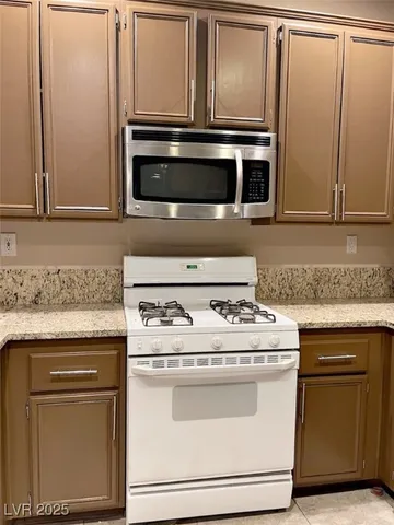 $1,999 | 7640 Sierra Paseo Lane, Las Vegas, NV 89128