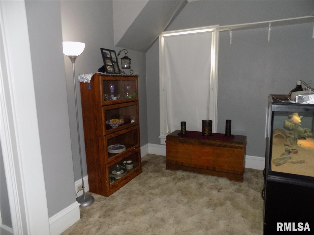 415 South 4th Street Clinton, IA 52732 - Photo 5 of 16 Gallery Image 5