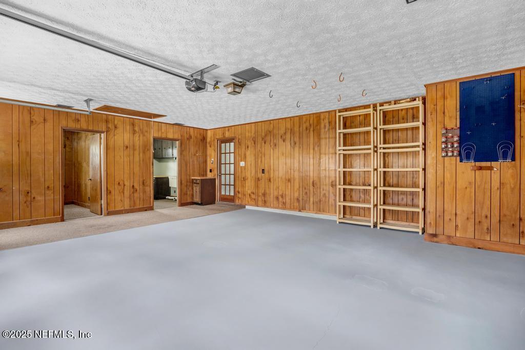 4448 Charter Point Boulevard Jacksonville, FL 32277 - Photo 41 of 47 an empty room with furniture and a ceiling fan
