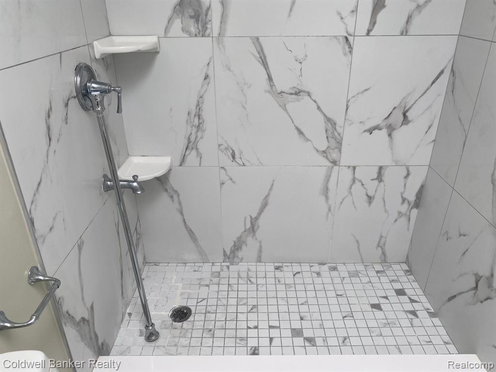 4045 West Maple Road, Unit 202 Bloomfield Hills, MI 48301 - Photo 20 of 23