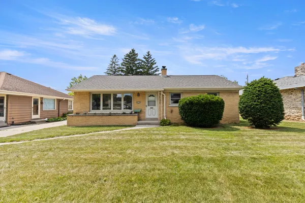$349,900 | 2831 South 76th Street, West Allis, WI 53219