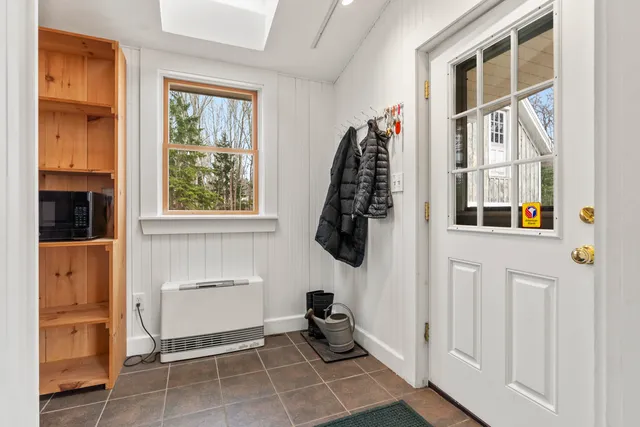 $595,000 | 461 Hendricks Hill Road, Southport, ME 04576