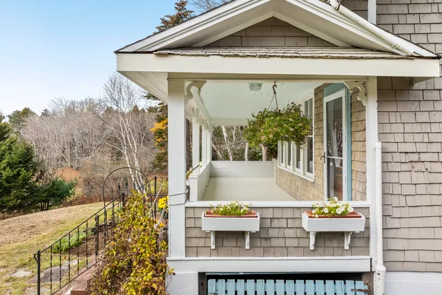 $595,000 | 461 Hendricks Hill Road, Southport, ME 04576