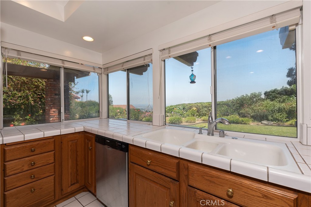 8 Via Subida Rancho Palos Verdes, CA 90275 - Photo 11 of 40