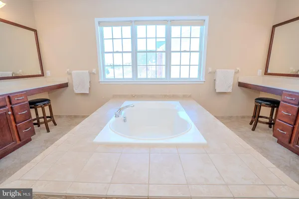 $1,649,900 | 4 Heitz Lane, Hillsborough, NJ 08844