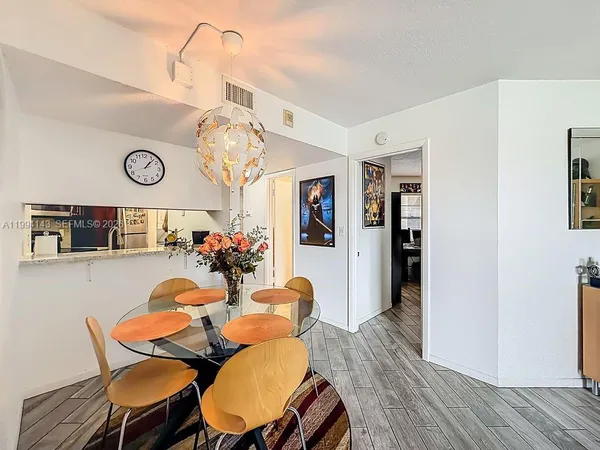 $249,900 | 10401 West Broward Boulevard, Unit 302, Plantation, FL 33324