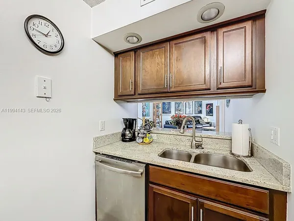 $249,900 | 10401 West Broward Boulevard, Unit 302, Plantation, FL 33324