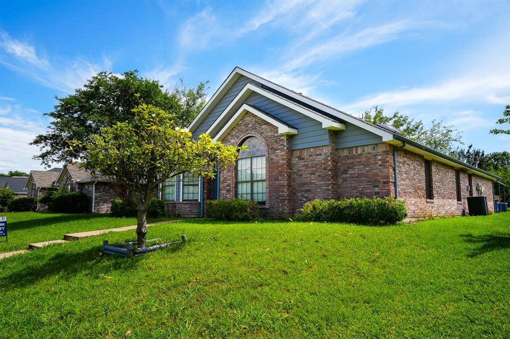 8809 Pheasant Run Drive Rowlett, TX 75089 - Photo 3 of 23