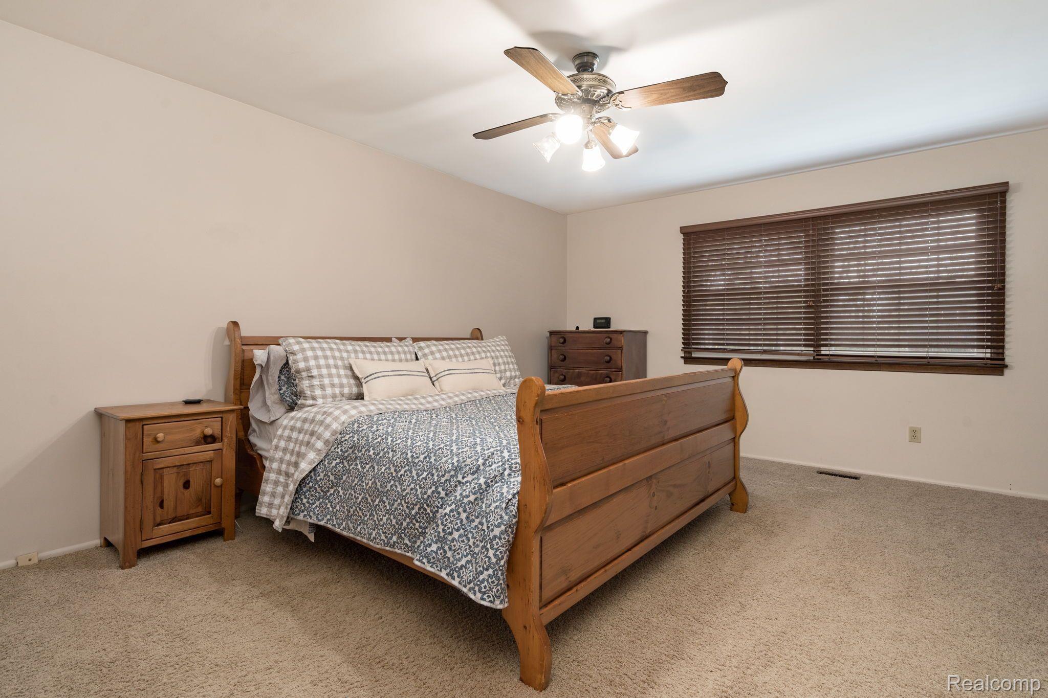 2018 Chalet Drive Rochester, MI 48309 - Photo 23 of 46 Gallery Image 23