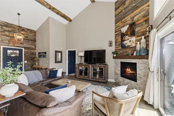 $1,600,000 | 245 East Coyote Court, Silverthorne, CO 80498