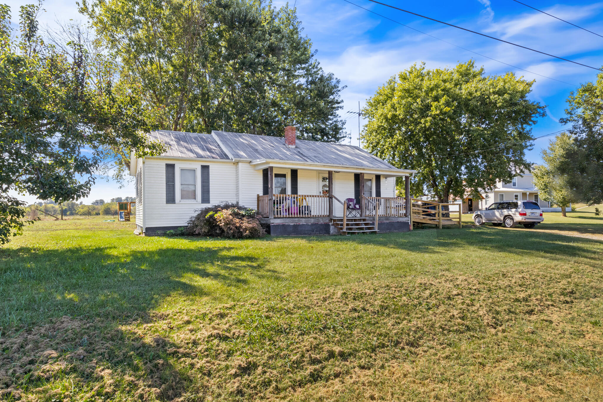 1550 Nolichuckey Road Greeneville, TN 37743 - Photo 1 of 22 01