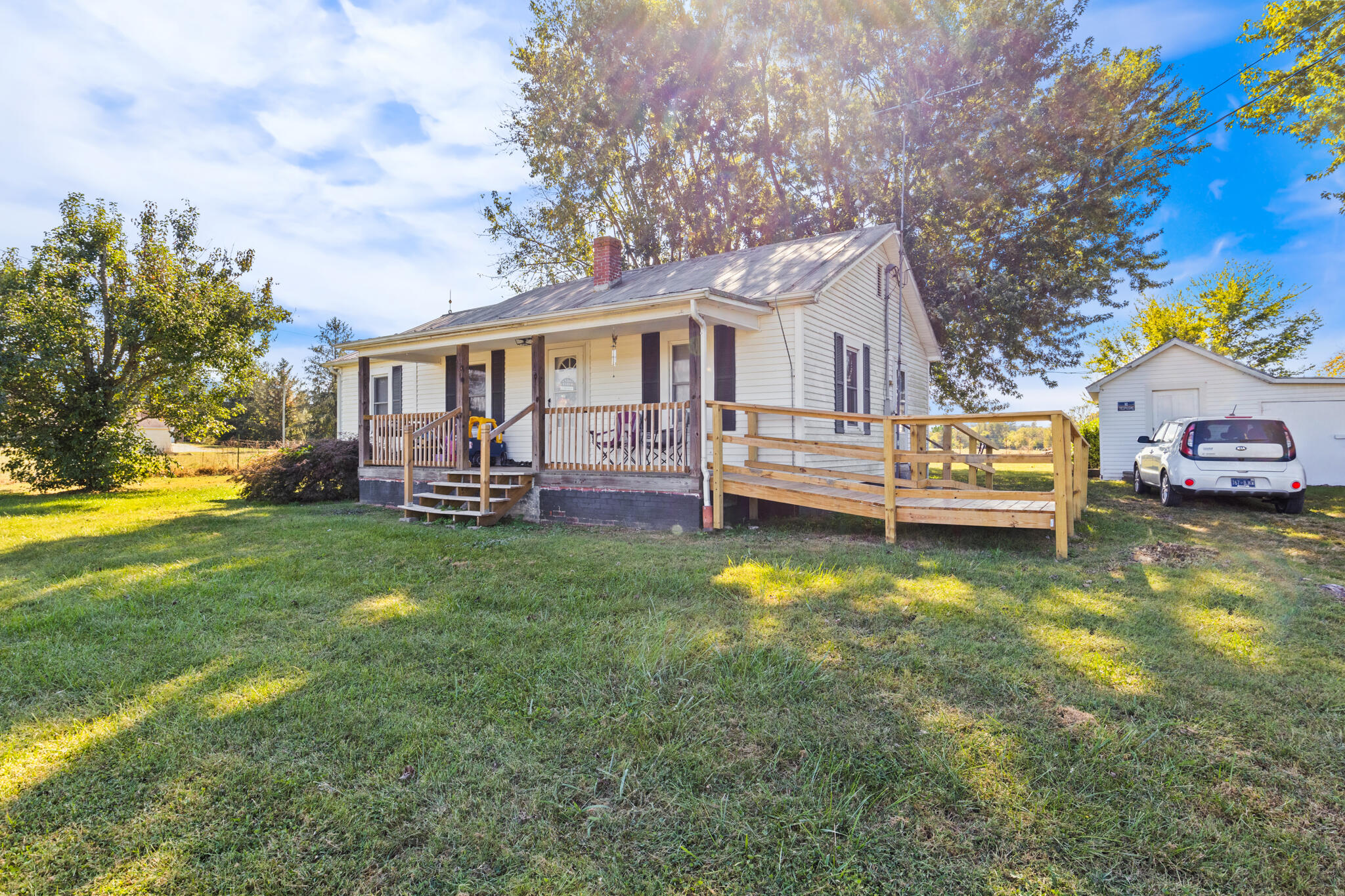 1550 Nolichuckey Road Greeneville, TN 37743 - Photo 2 of 22 02