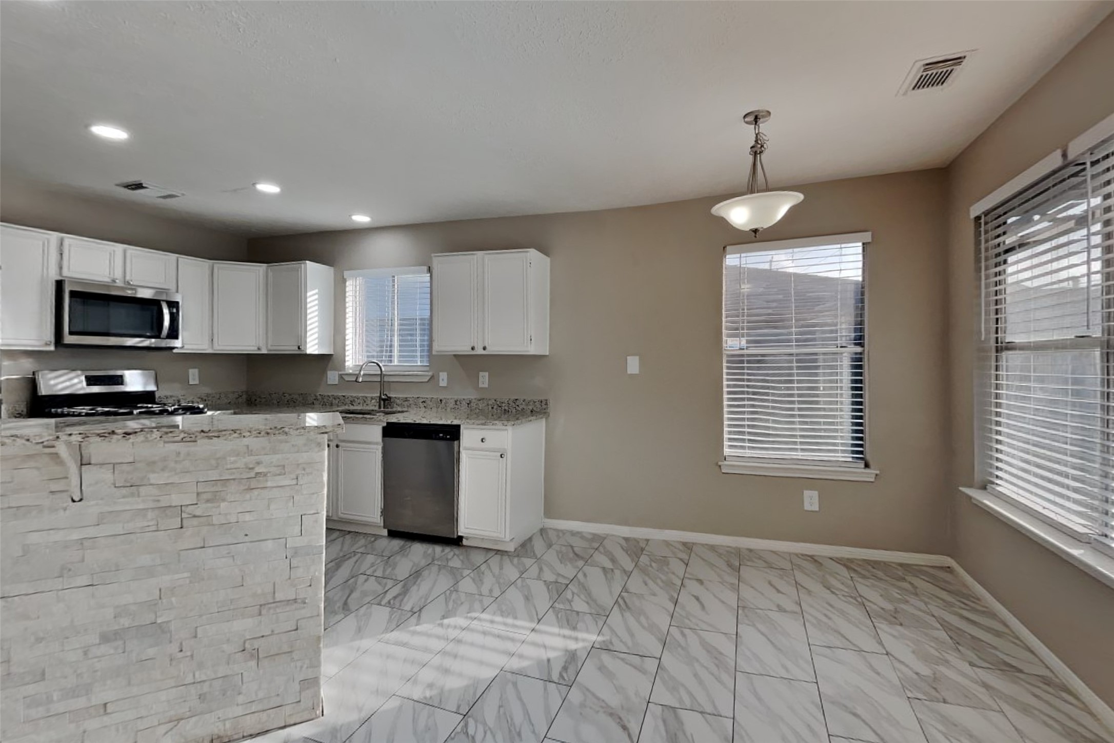 5419 Roserock Lane Spring, TX 77379 - Photo 6 of 19