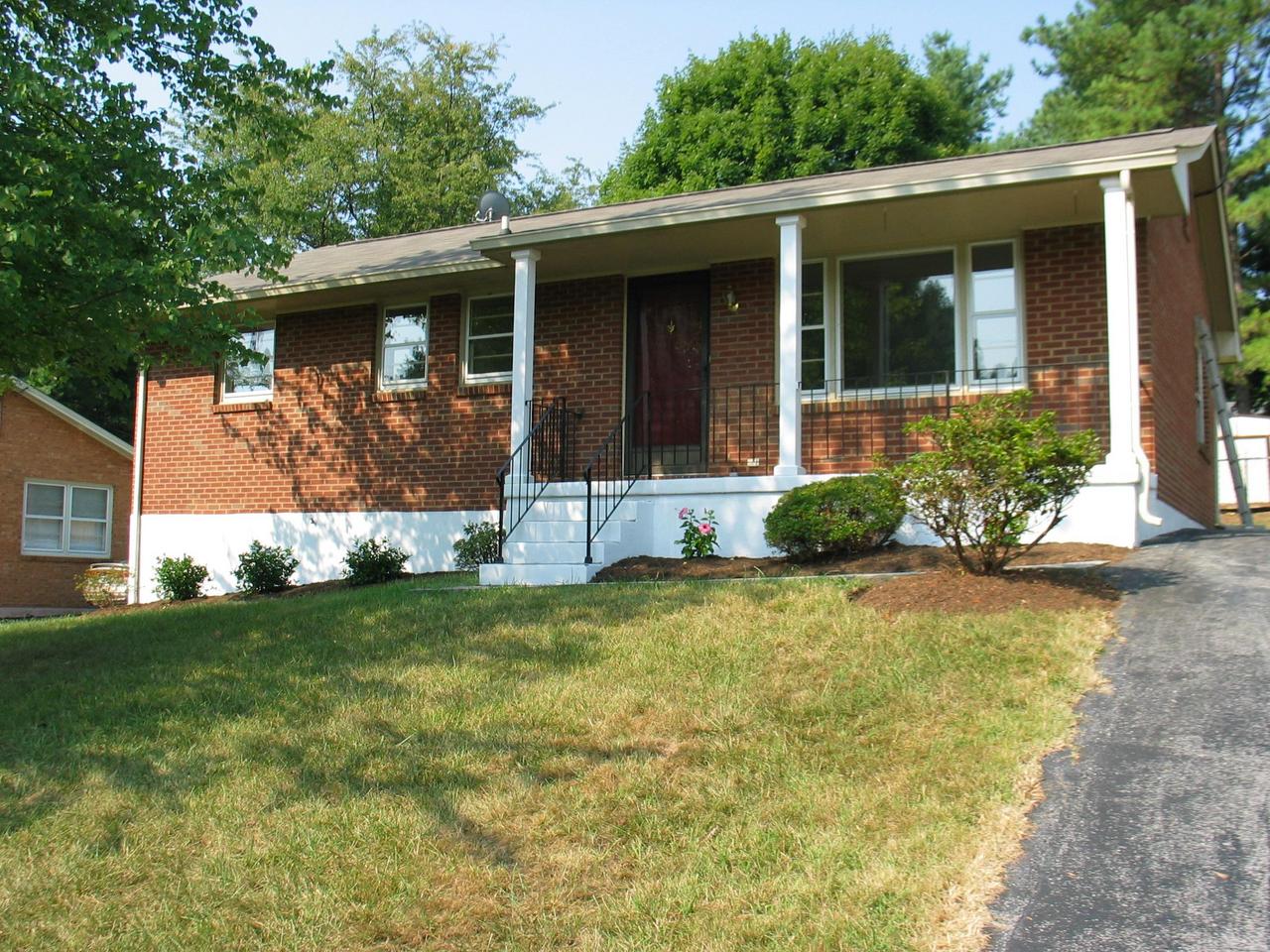 2422 Meadowbrook Road