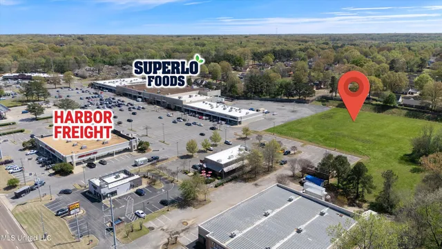 $650,000 | 38 Goodman Road East, Southaven, MS 38671