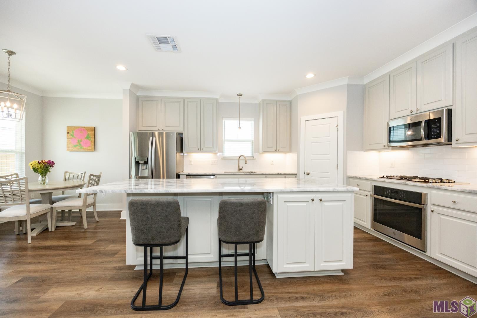 9016 Stonecroft Avenue Baton Rouge, LA 70810 - Photo 16 of 28 ktichen view 4