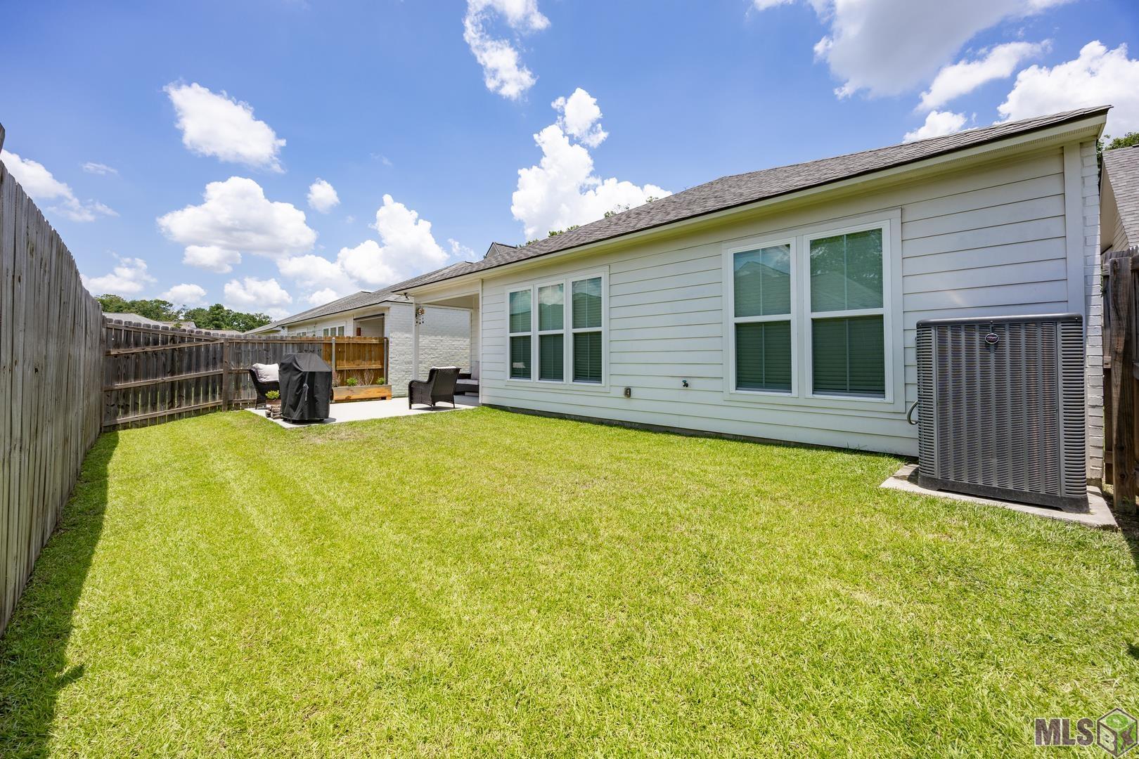 9016 Stonecroft Avenue Baton Rouge, LA 70810 - Photo 2 of 28 back view