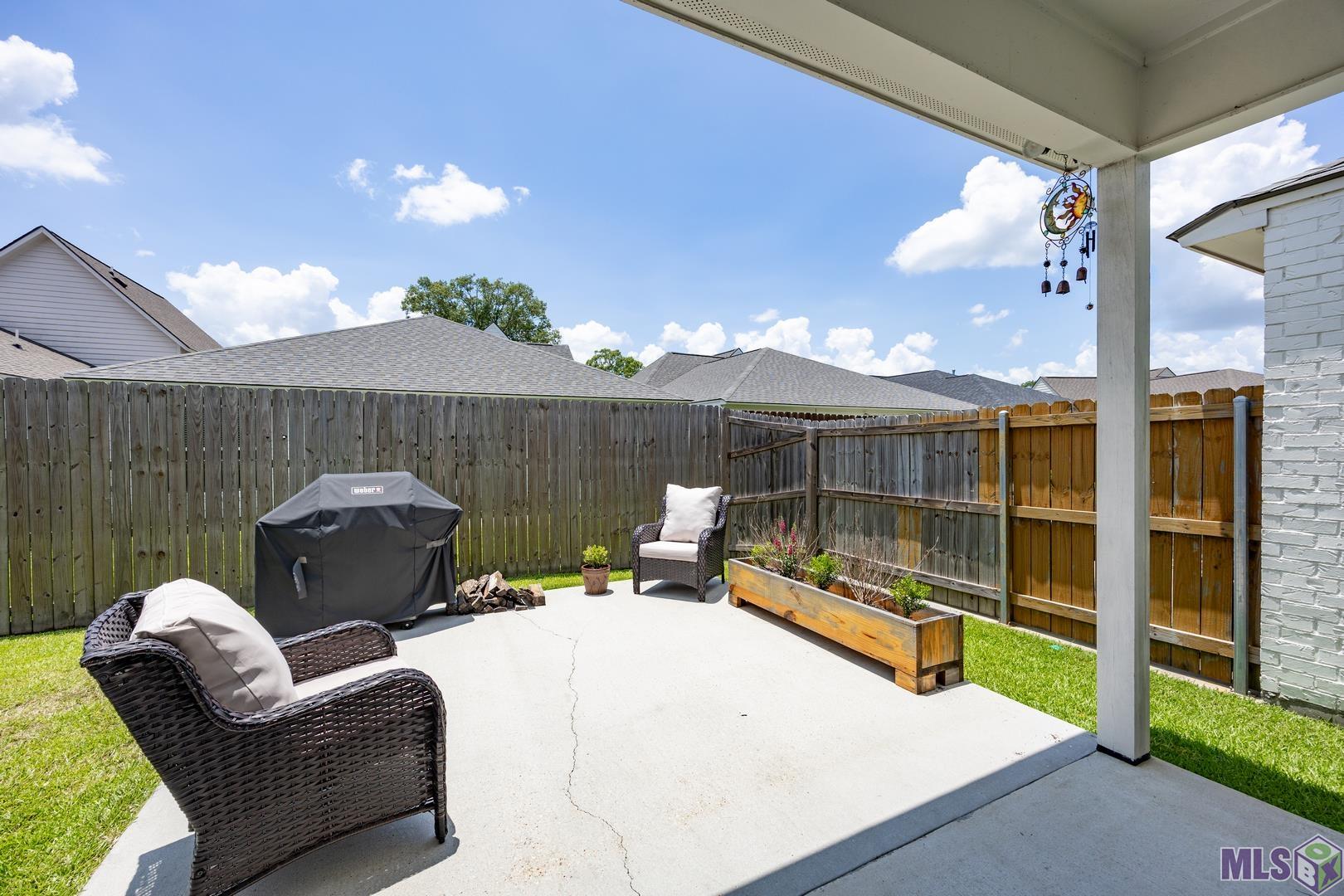 9016 Stonecroft Avenue Baton Rouge, LA 70810 - Photo 5 of 28 patio area