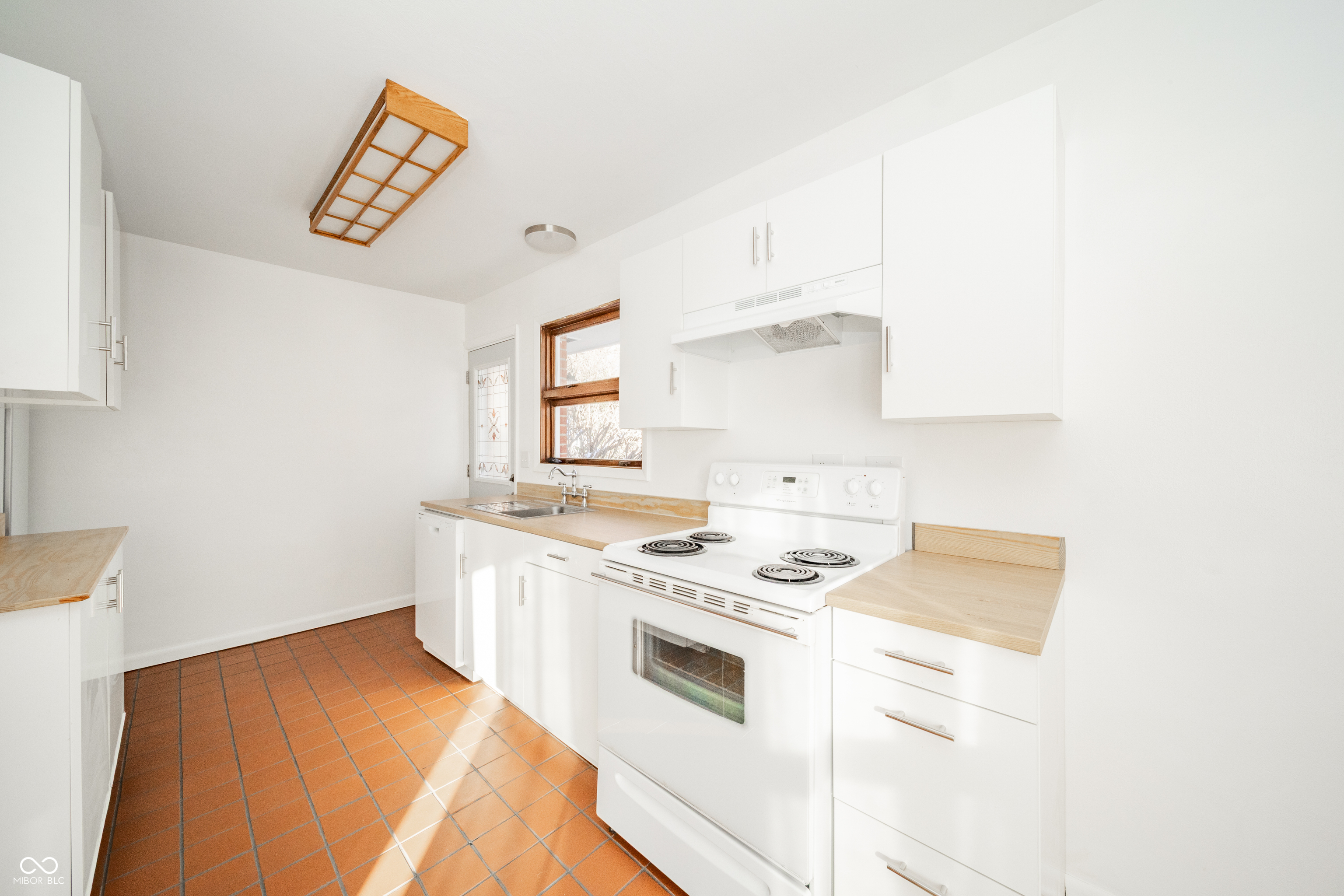 1708 Falls Court Anderson, IN 46012 - Photo 10 of 25