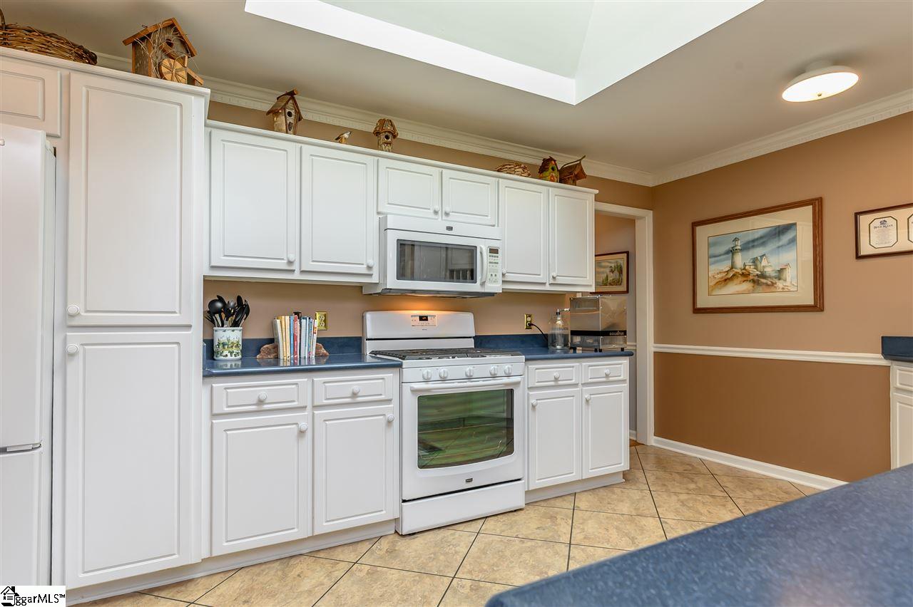 701 Spring Lake Loop Simpsonville, SC 29681 - Photo 12 of 36 Gallery Image 12