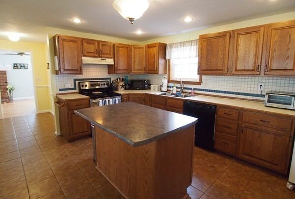 125 River Road Pepperell, MA 01463 - Photo 4 of 20 Gallery Image 4