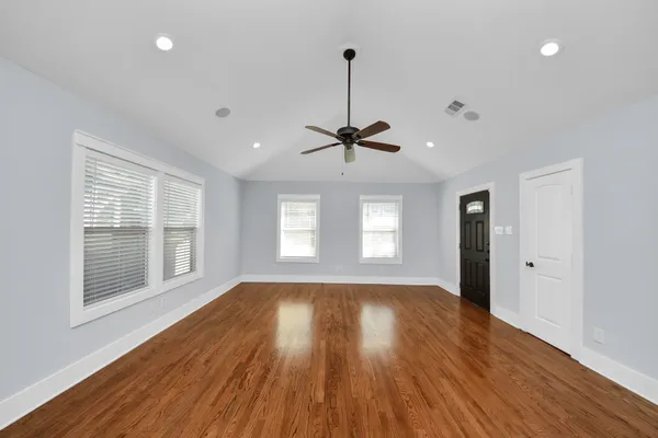 $3,700 | 509 Vincent Street, Houston, TX 77009