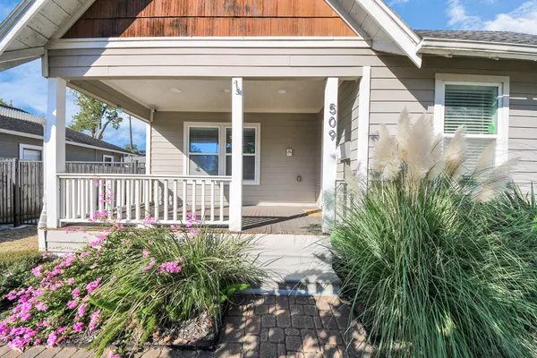 $3,700 | 509 Vincent Street, Houston, TX 77009