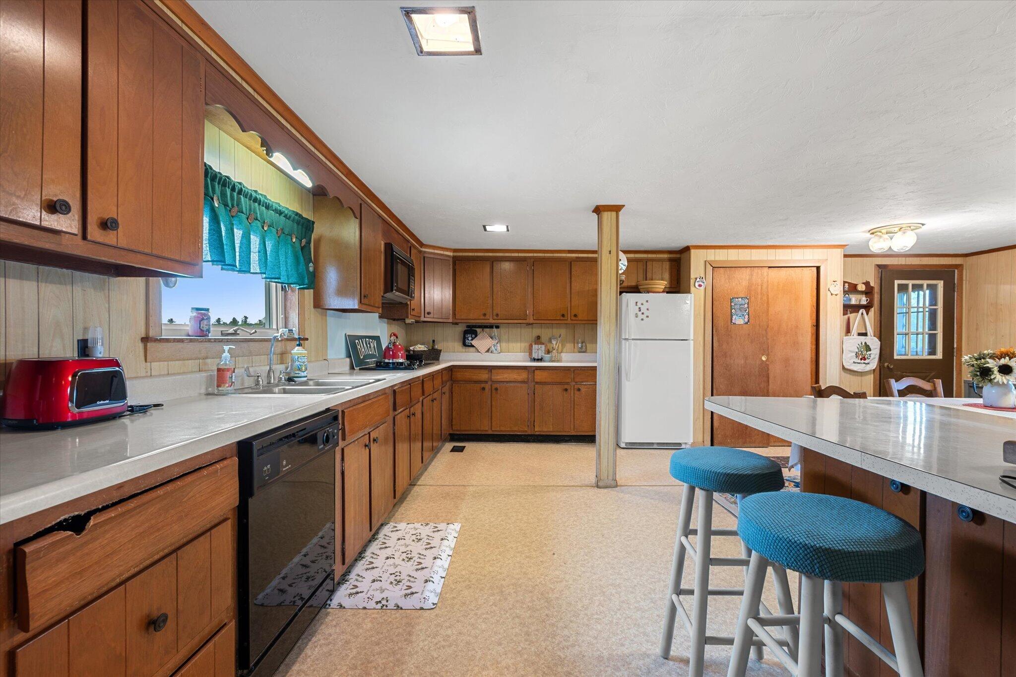 358 Cambridge Road Harmony, ME 04942 - Photo 20 of 53 Kitchen