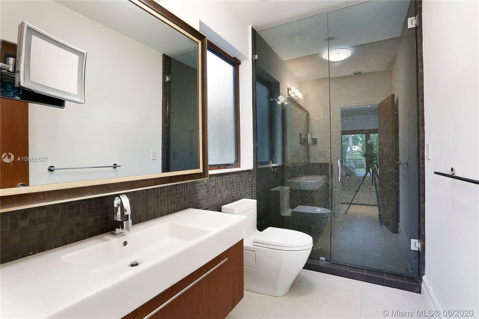 5911 Alton Road Miami Beach, FL 33140 - Photo 18 of 29