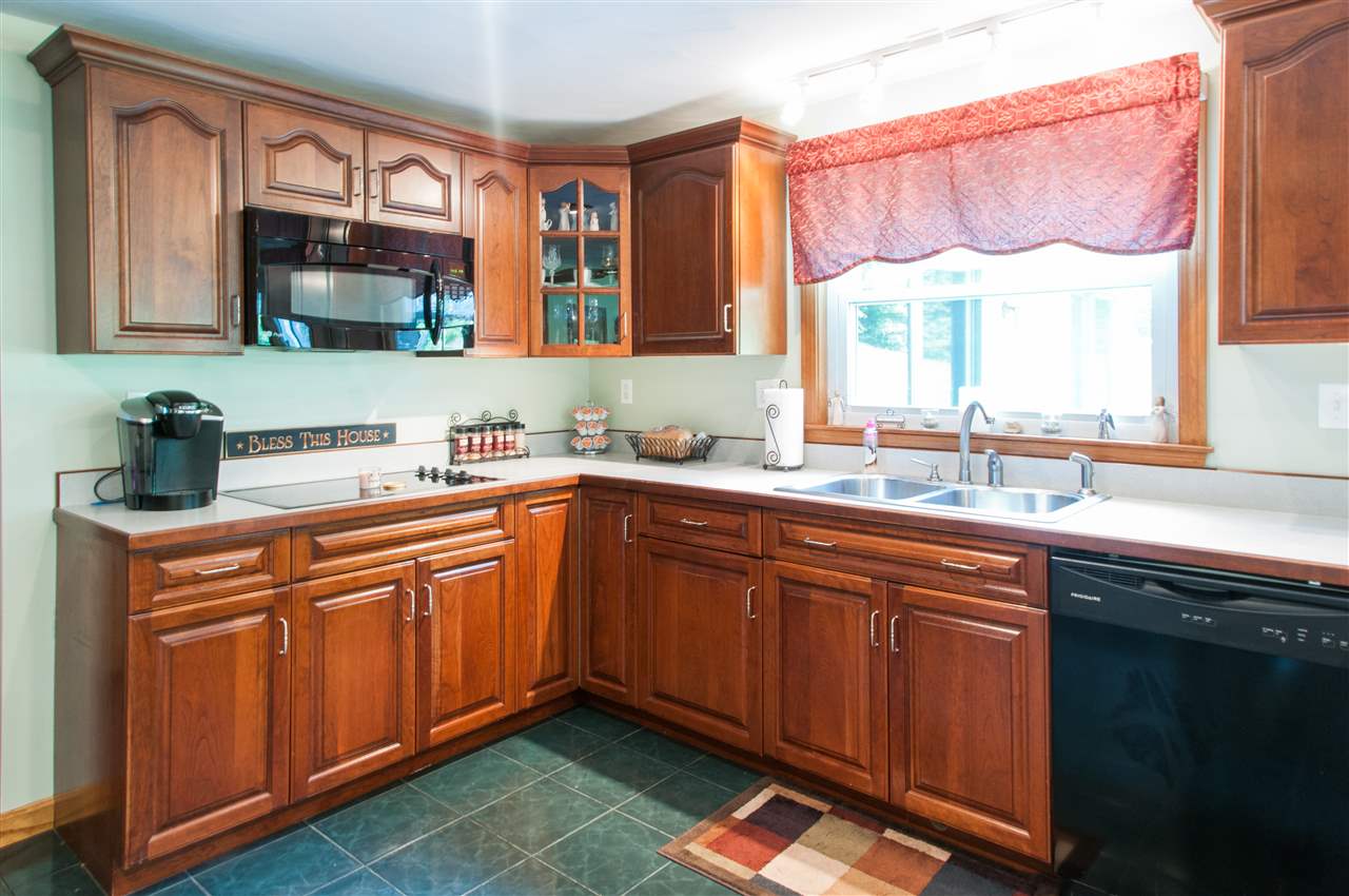 78 Bush Hill Road Hudson, NH 03051 - Photo 11 of 40