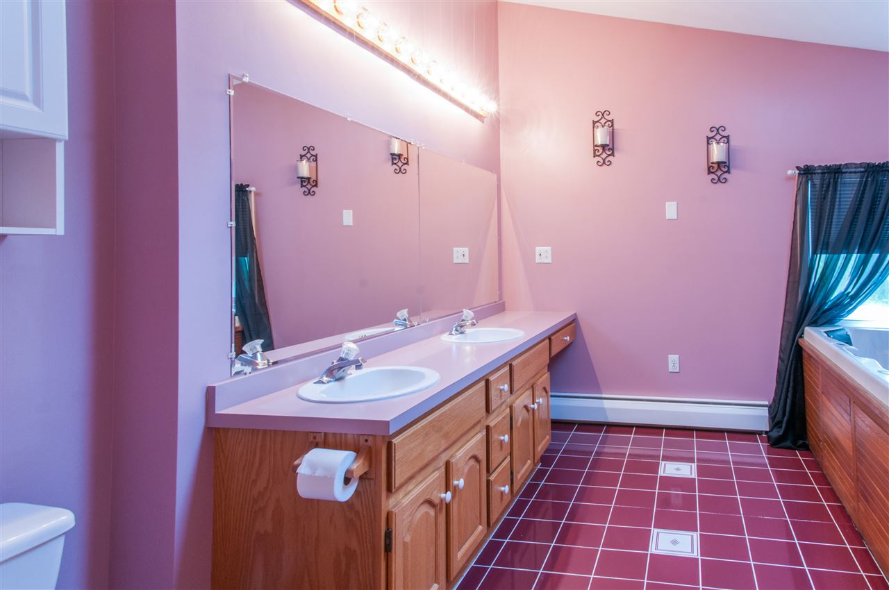 78 Bush Hill Road Hudson, NH 03051 - Photo 21 of 40