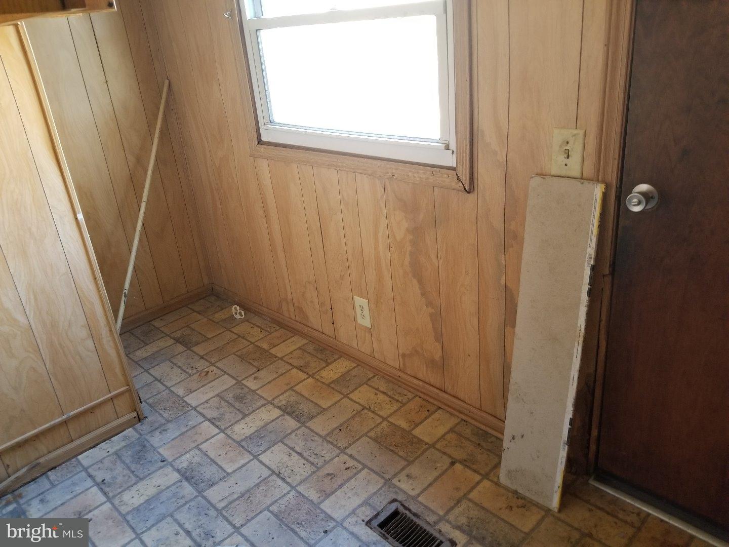 8100 Calhoun Road Milford, DE 19963 - Photo 11 of 23 Laundry Room