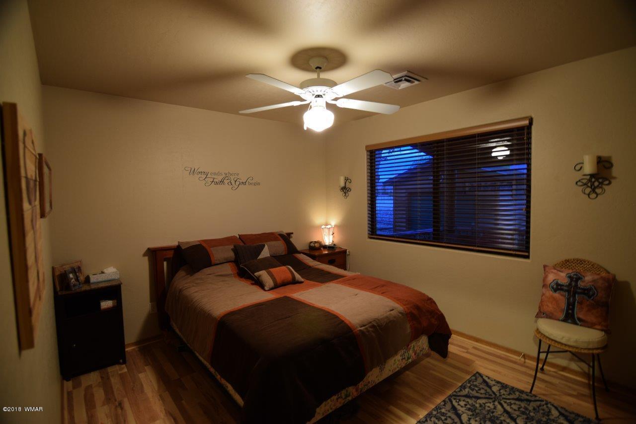 2326 Buffalo Loop Overgaard, AZ 85933 - Photo 12 of 25 Gallery Image 12