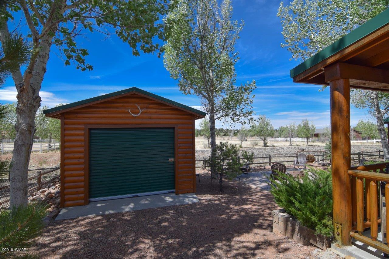 2326 Buffalo Loop Overgaard, AZ 85933 - Photo 17 of 25 Gallery Image 17