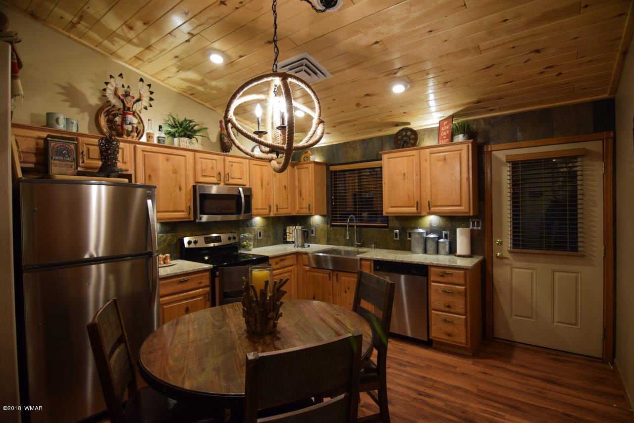 2326 Buffalo Loop Overgaard, AZ 85933 - Photo 8 of 25 Gallery Image 8