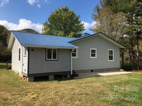 58 Ross Farm Road Waynesville, NC 28786 - Photo 3 of 29 a front view of a house with yard