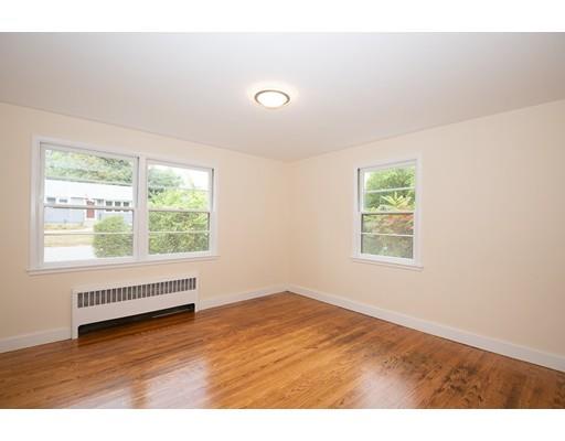 16 Dixfield Road Worcester, MA 01606 - Photo 15 of 39 Gallery Image 15