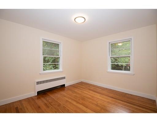 16 Dixfield Road Worcester, MA 01606 - Photo 16 of 39 Gallery Image 16