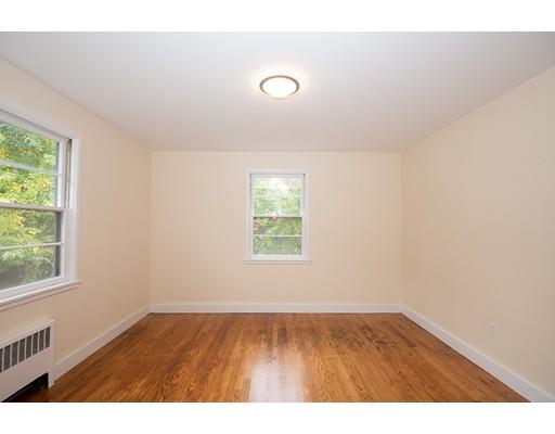 16 Dixfield Road Worcester, MA 01606 - Photo 17 of 39 Gallery Image 17