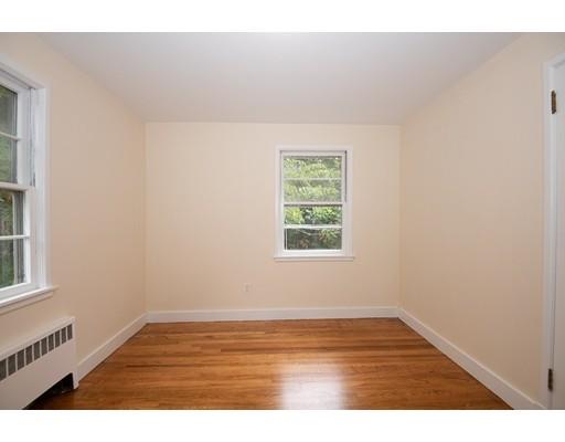 16 Dixfield Road Worcester, MA 01606 - Photo 20 of 39 Gallery Image 20