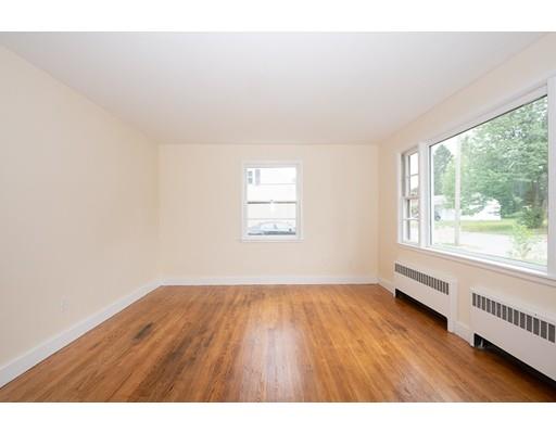 16 Dixfield Road Worcester, MA 01606 - Photo 7 of 39 Gallery Image 7