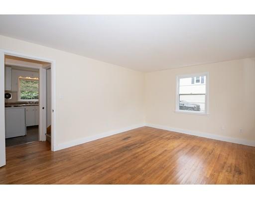 16 Dixfield Road Worcester, MA 01606 - Photo 8 of 39 Gallery Image 8