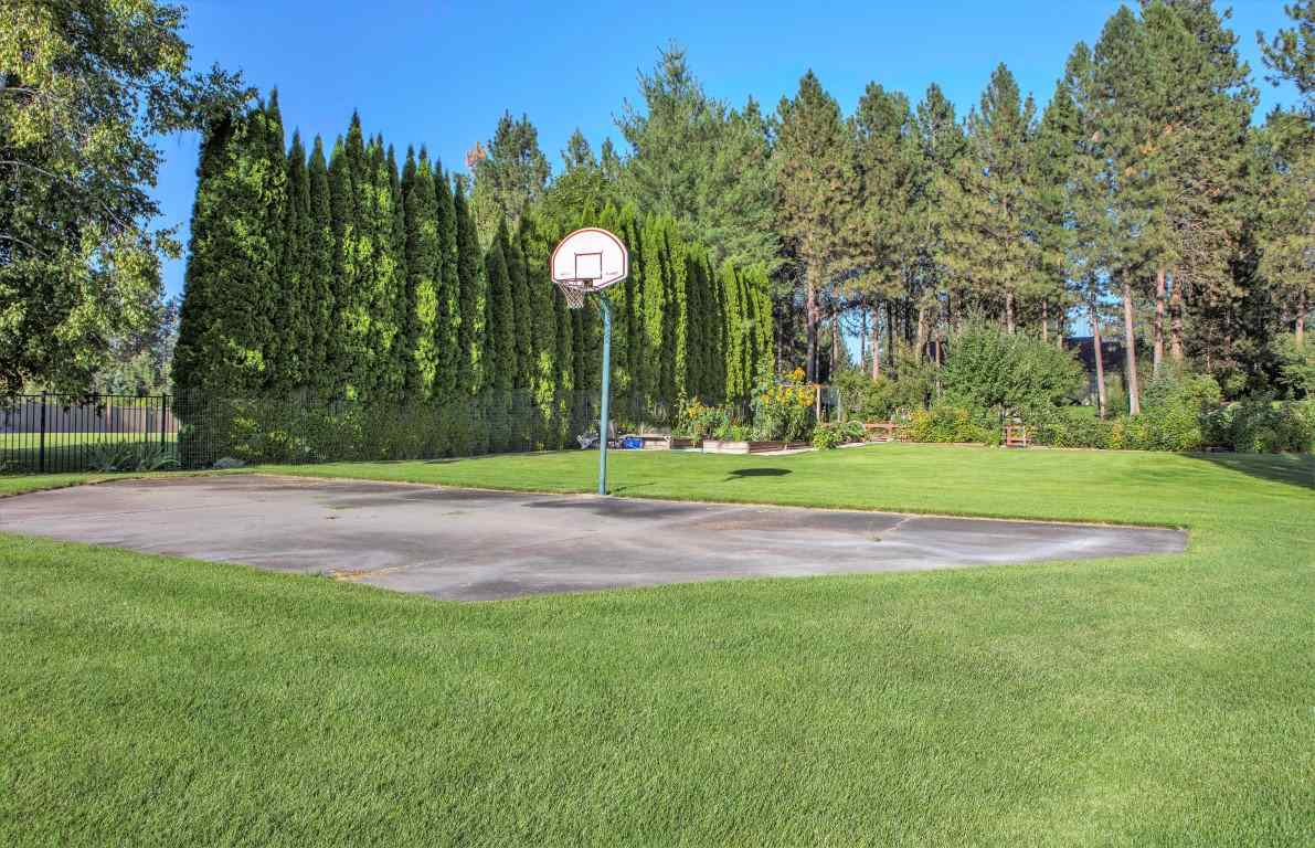 15724 North Fairview Road Mead, WA 99021 - Photo 16 of 20