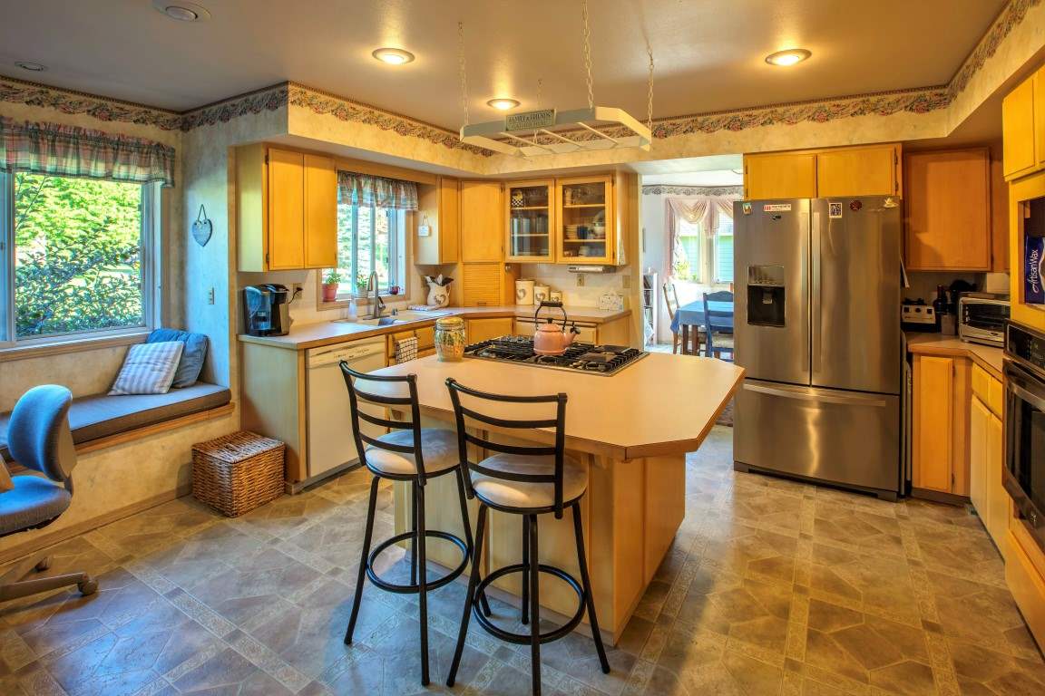 15724 North Fairview Road Mead, WA 99021 - Photo 4 of 20