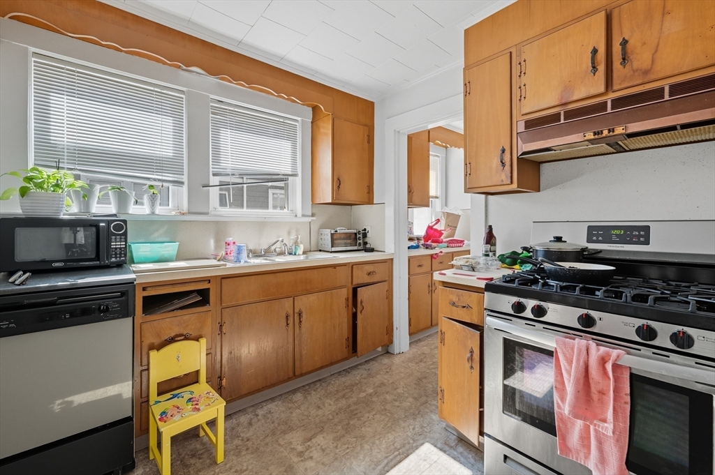 31 Pondview Road Arlington, MA 02474 - Photo 28 of 40 Gallery Image 28