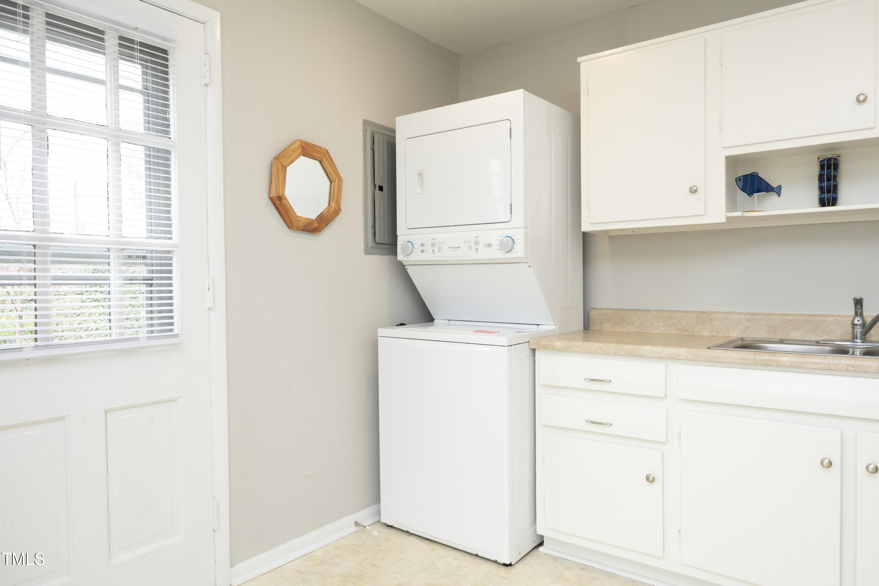 609 Tower Street Raleigh, NC 27607 - Photo 14 of 26 14WasherDryer
