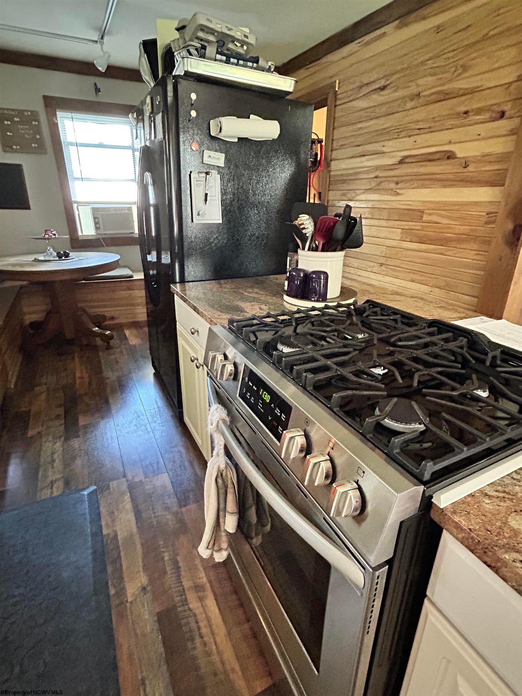 465 Douglas Road Thomas, WV 26292 - Photo 10 of 24 Gallery Image 10