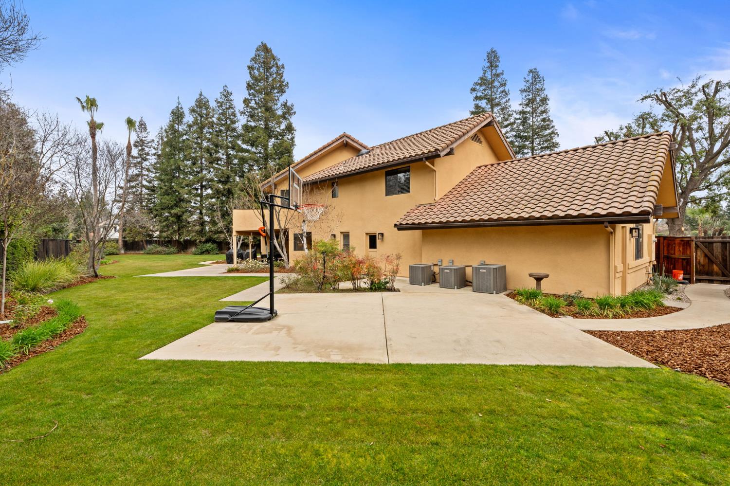 9981 North Madison Ridge Road Fresno, CA 93720 - Photo 17 of 56